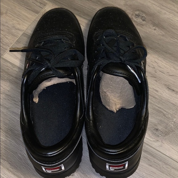 FILA Shoes - Picture 2 of 2